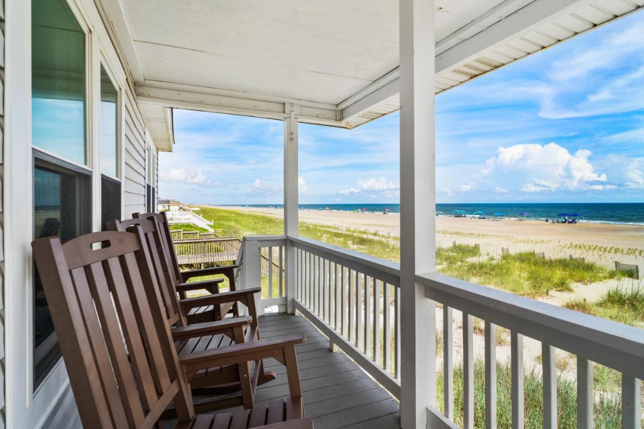 Ocean Daze - Sleeps 22, Direct Oceanfront, Renovated May 2022 Villa Holden Beach Exterior photo