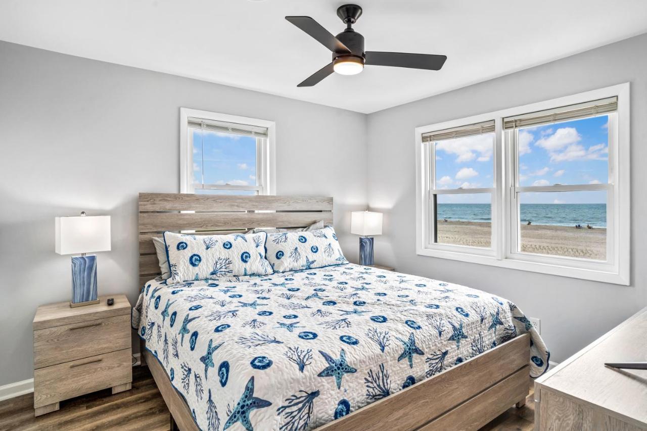 Ocean Daze - Sleeps 22, Direct Oceanfront, Renovated May 2022 Villa Holden Beach Exterior photo