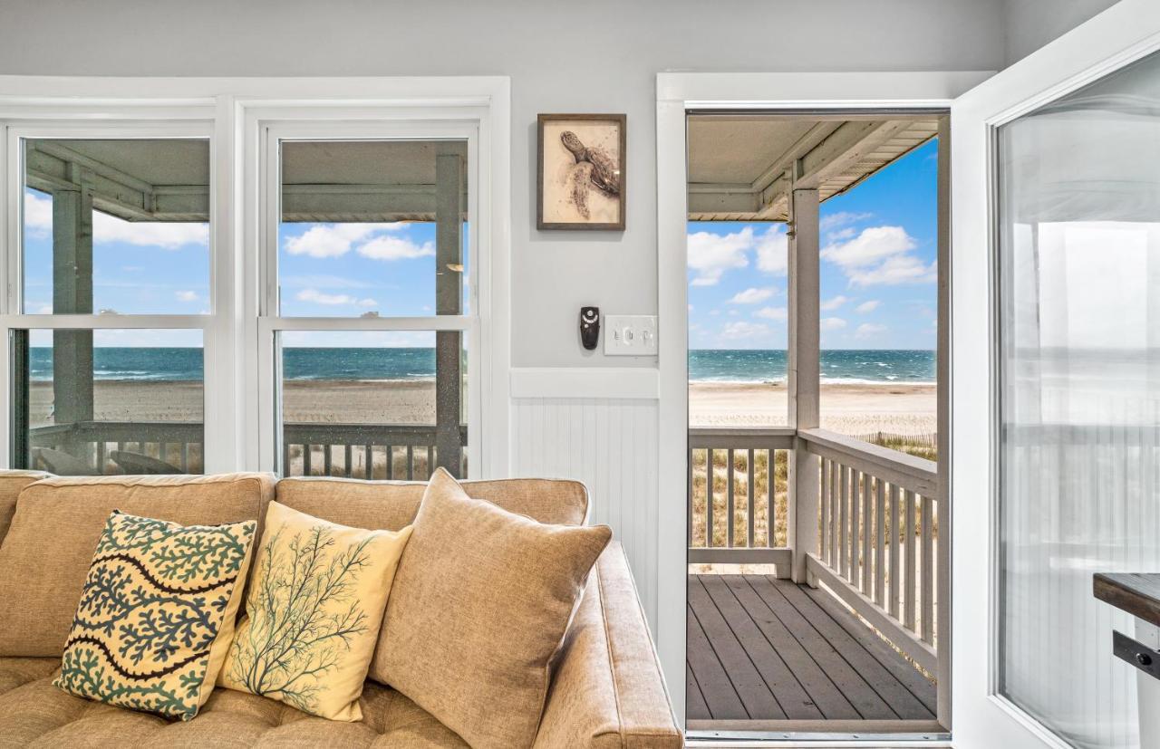 Ocean Daze - Sleeps 22, Direct Oceanfront, Renovated May 2022 Villa Holden Beach Exterior photo